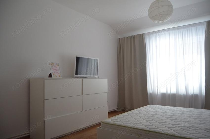 Apartament cu 3 camere decomandat în Poiana Țapului