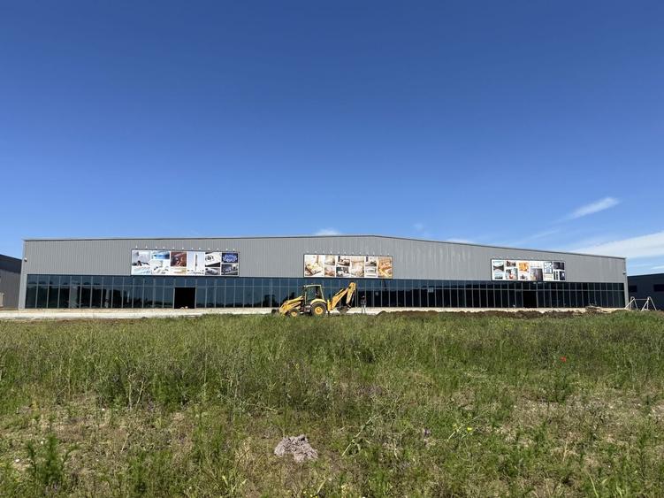 Spațiu industrial, de 16,000 mp, în Afumați