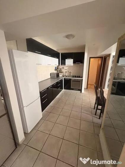 Apartament cu 2 camere decomandat în Ultimul leu