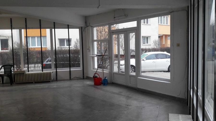 Spațiu comercial, de 100 mp, în Central