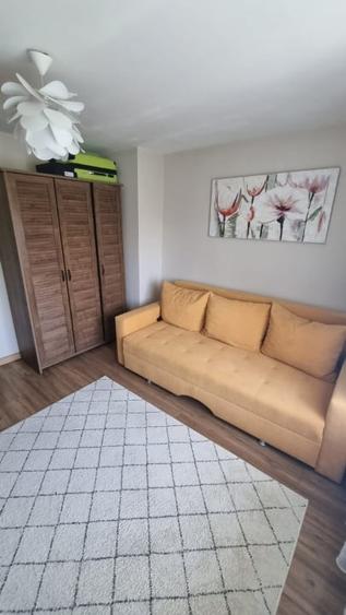 Apartament cu 3 camere decomandat în Otopeni