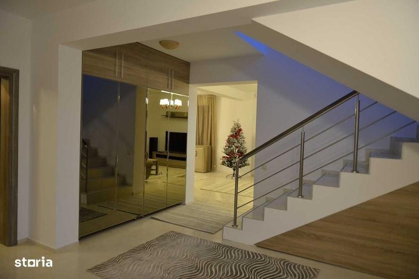 Vila de lux cu 4 camere, 3 dormitoare cu bai proprii si - 1