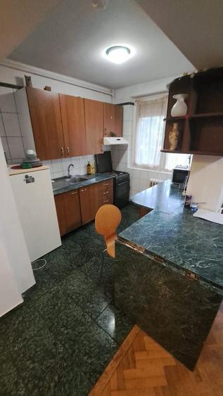 Apartament cu 2 camere semidecomandat, mobilat în Bucur Obor