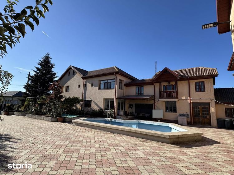 Casă cu 8 camere cu Teren 4057 Mp în Găneasa