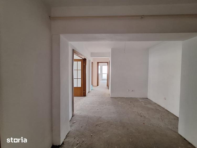 Apartament cu 3 camere decomandat în Bistrița Lac