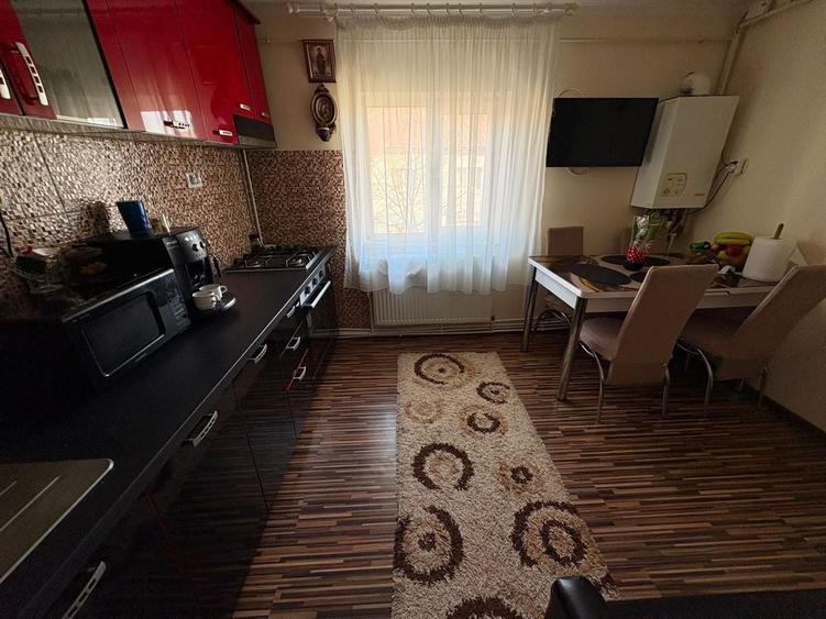 Apartament cu 3 camere decomandat în Autogară