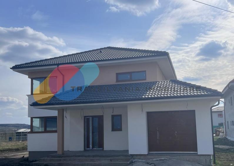 Casă individuală cu 4 camere cu Canalizare în Jucu de Mijloc