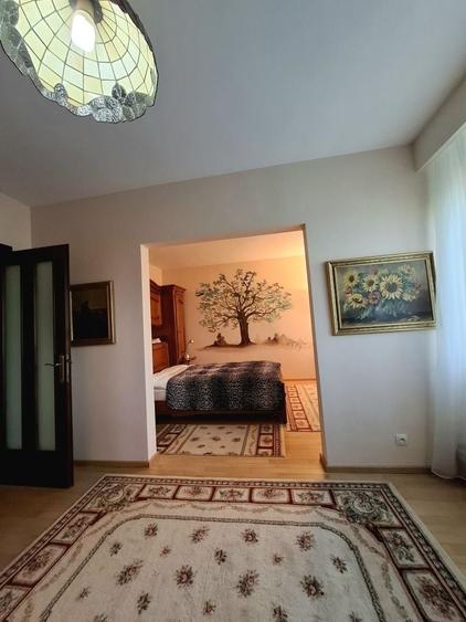Casă cu 4 camere în Central