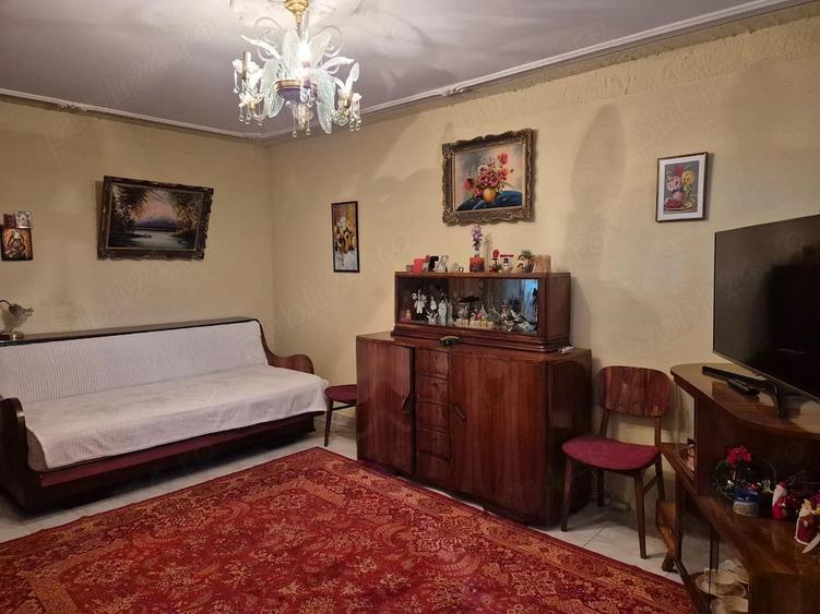 Apartament cu 2 camere decomandat în Boema