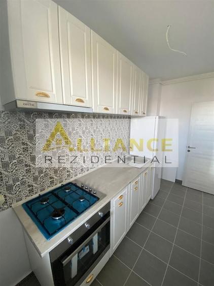 Apartament cu 3 camere decomandat în Berceni