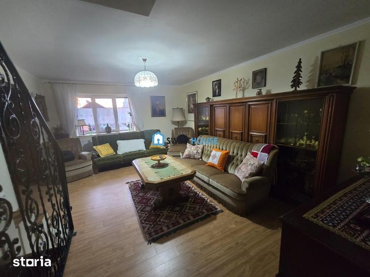 Casă cu 6 camere cu Teren 1780 Mp în Cincu