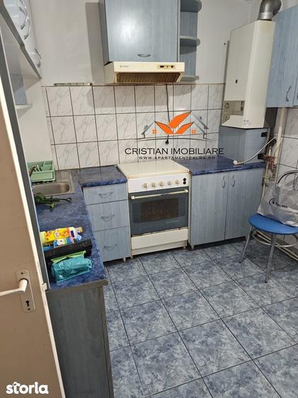 Apartament cu 3 camere decomandat în Cetate