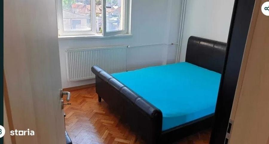 Apartament cu 4 camere semidecomandat în Ștefan cel Mare