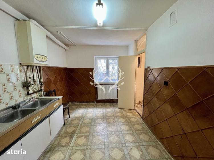 Apartament cu 3 camere, pregatit pentru renovare in Zorilor - 2