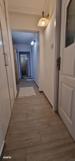 Apartament cu 3 camere decomandat în Sud