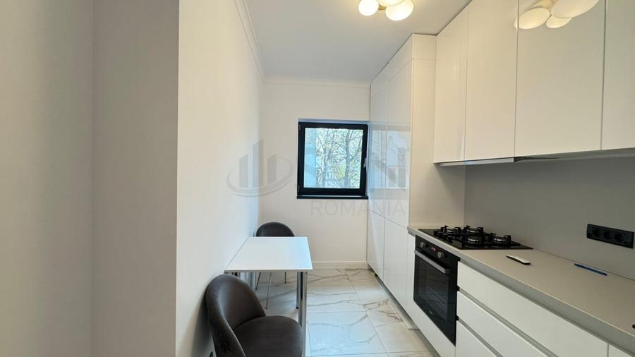 Apartament cu 3 camere decomandat, mobilat în Primăverii