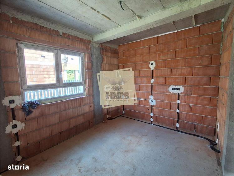 Casă cu 4 camere cu Teren 350 Mp în Șura Mare
