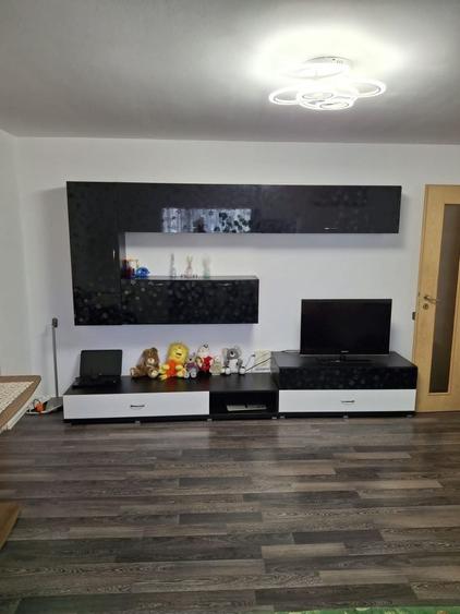 Apartament cu 2 camere semidecomandat în Dâmbovița