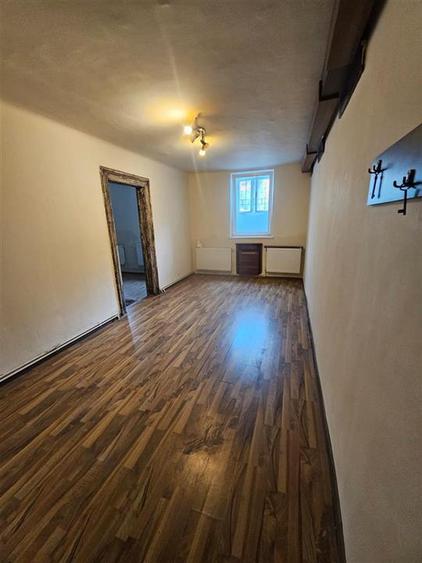 Apartament cu 2 camere nedecomandat în 15 Noiembrie