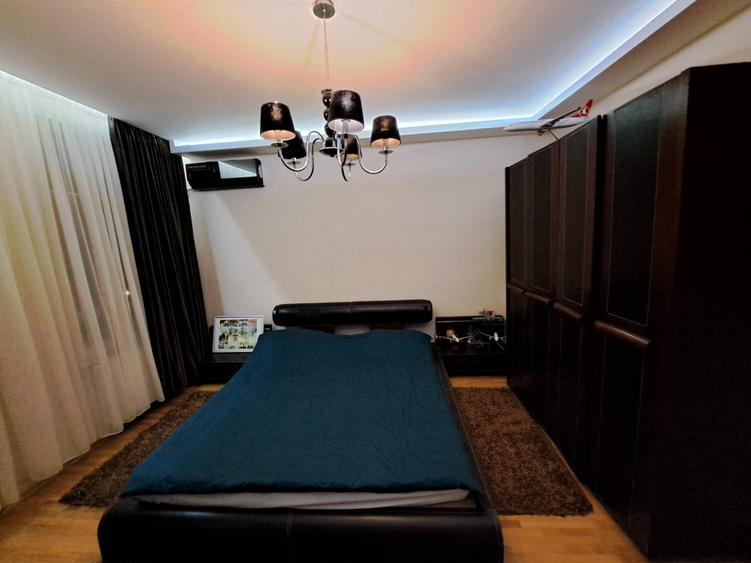 Apartament cu 5 camere decomandat, mobilat în Cotroceni