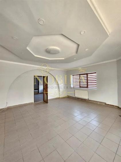 Casă cu 4 camere cu Teren 1100 Mp în Est