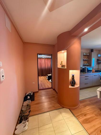 Apartament cu 2 camere decomandat în Liliacului
