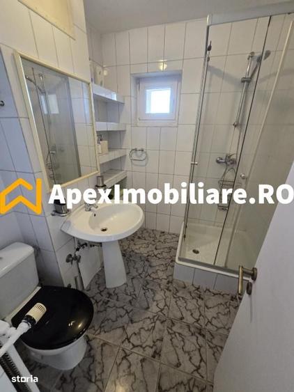 Apartament cu 2 camere decomandat în P-ța Victoriei