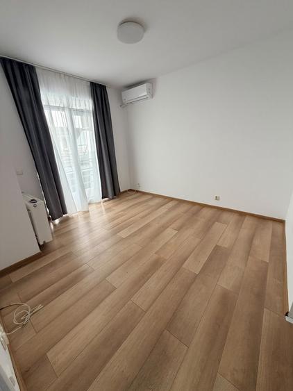 Casă cu 4 camere cu Teren 140 Mp în Tunari