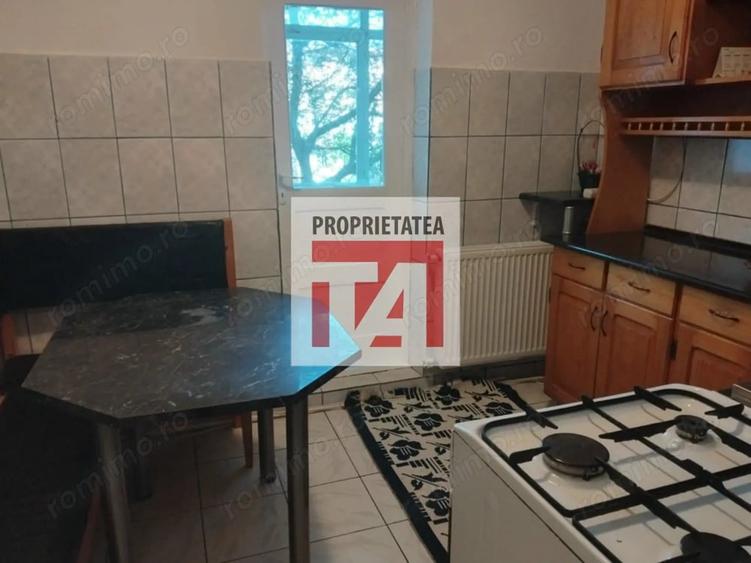 Apartament cu 3 camere decomandat în Hotvon