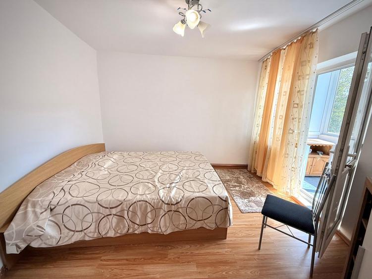 Apartament cu 2 camere decomandat, mobilat în Nicolina