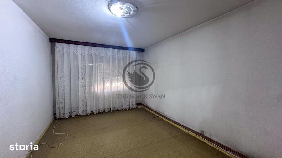 Apartament cu 4 camere decomandat în Central