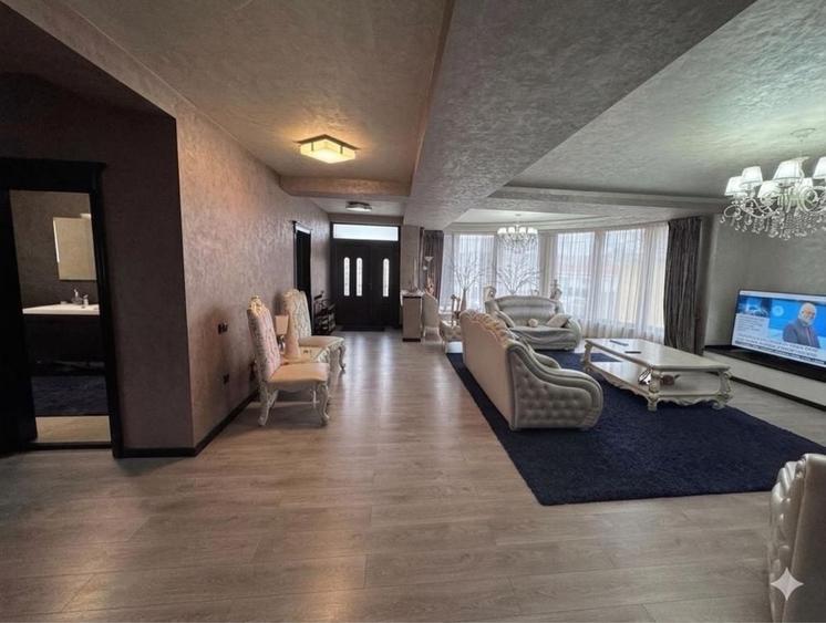 Casă cu 4 camere în Central