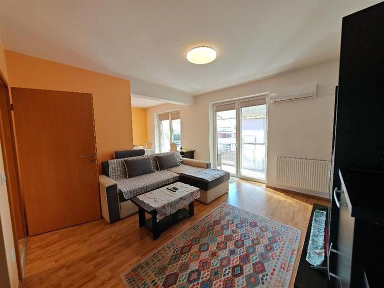 Apartament cu 2 camere decomandat, mobilat în Avantgarden
