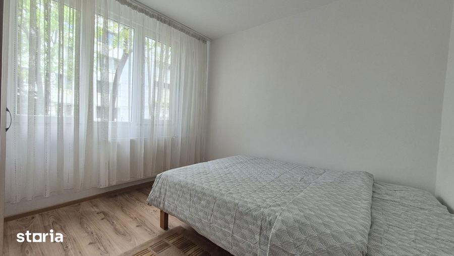 Apartament cu 3 camere decomandat în Berceni