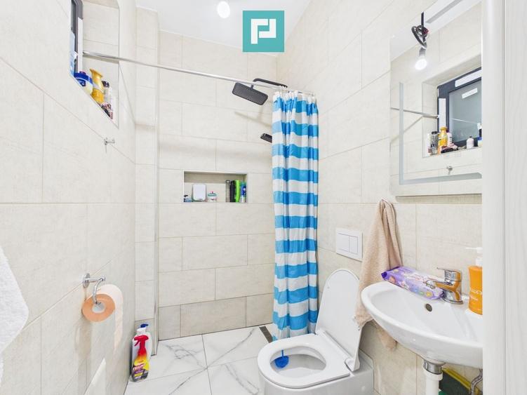 Casă individuală cu 6 camere cu Canalizare în Sântandrei