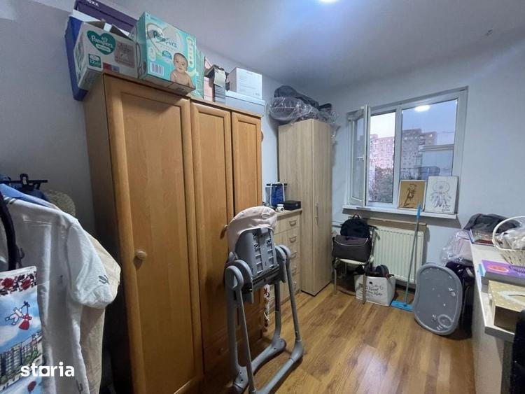 Apartament cu 3 camere în Craiovița Nouă