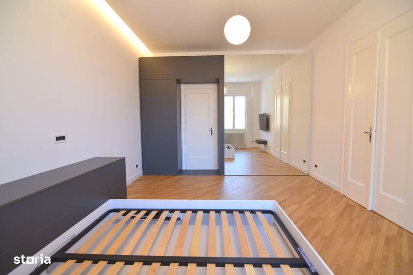 Apartament cu 3 camere decomandat în Neptun