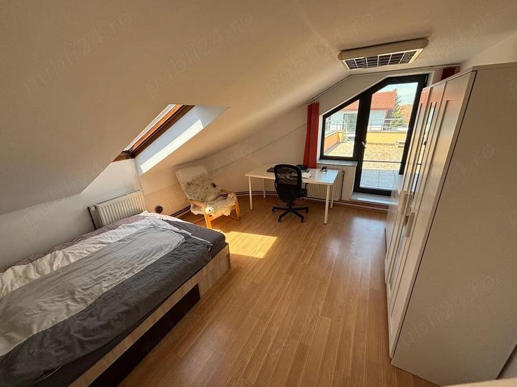Apartament cu 3 camere semidecomandat în Central