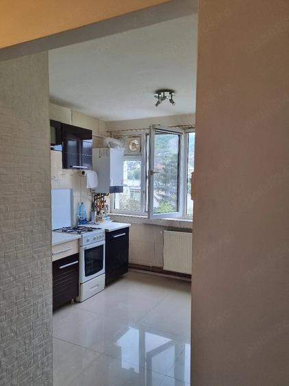 Apartament cu 3 camere semidecomandat în Grigorescu