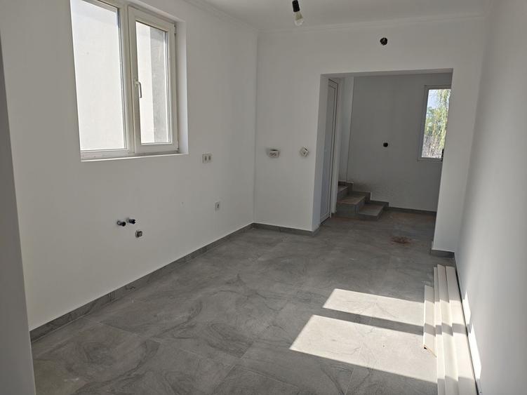 Casă cu 4 camere cu Canalizare în Becicherecu Mic