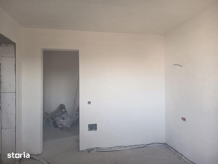 Casă cu 5 camere cu Teren 330 Mp în Central