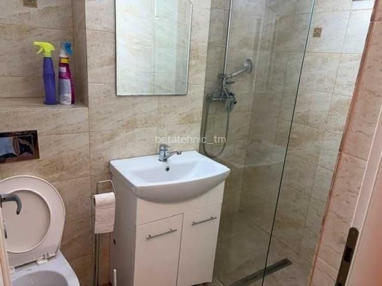 Inchiriez apartament 3 camere et 1, decomandat direct de la proprietar