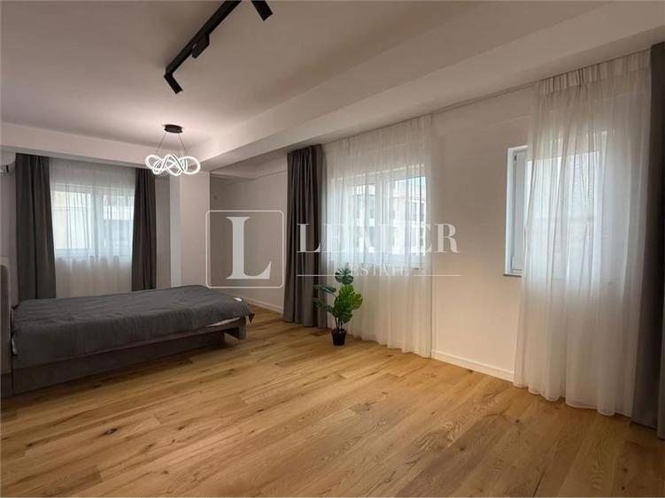 Apartament cu 4 camere decomandat în Iancu Nicolae