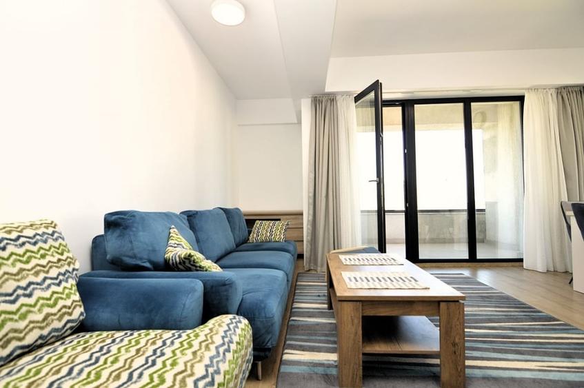Apartament cu 4 camere decomandat, mobilat în Unirii