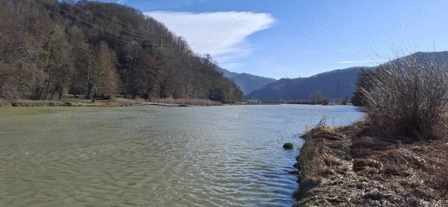 Teren de 2800 mp, în Călinești