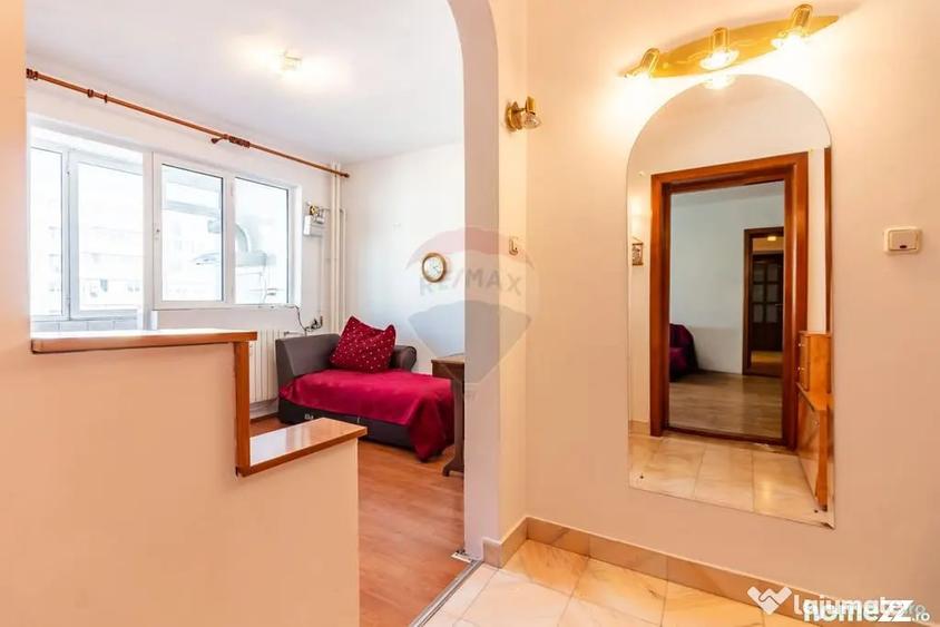 Apartament cu 3 camere decomandat în Obor