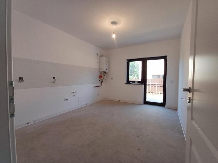 Duplex cu 4 camere cu Canalizare în Miroslava