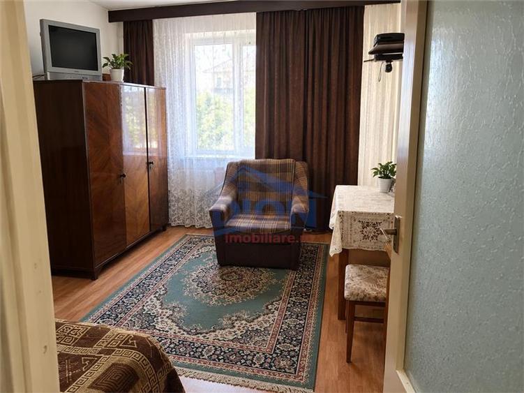 Apartament cu 3 camere semidecomandat, mobilat în Drumul Taberei