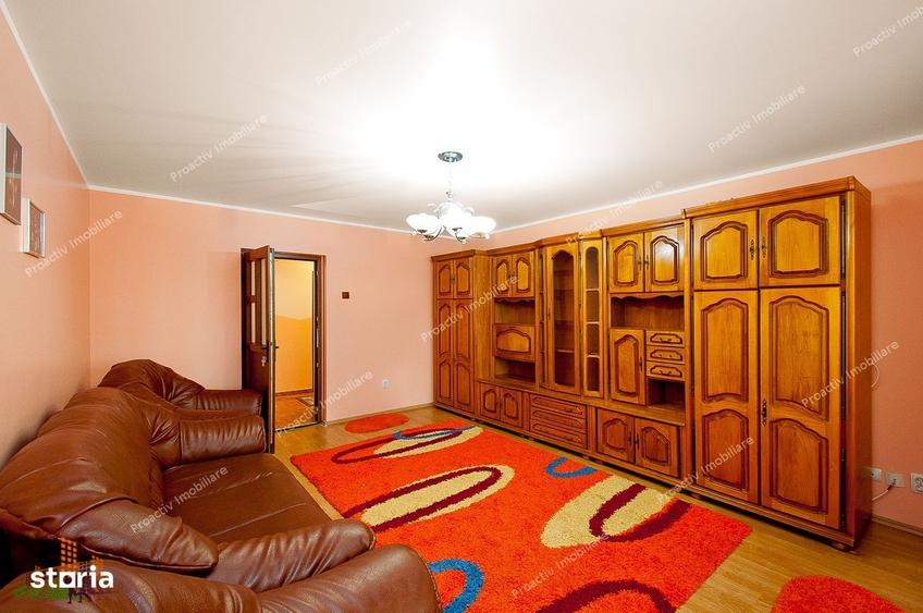 Apartament cu 3 camere decomandat, mobilat în Faleză