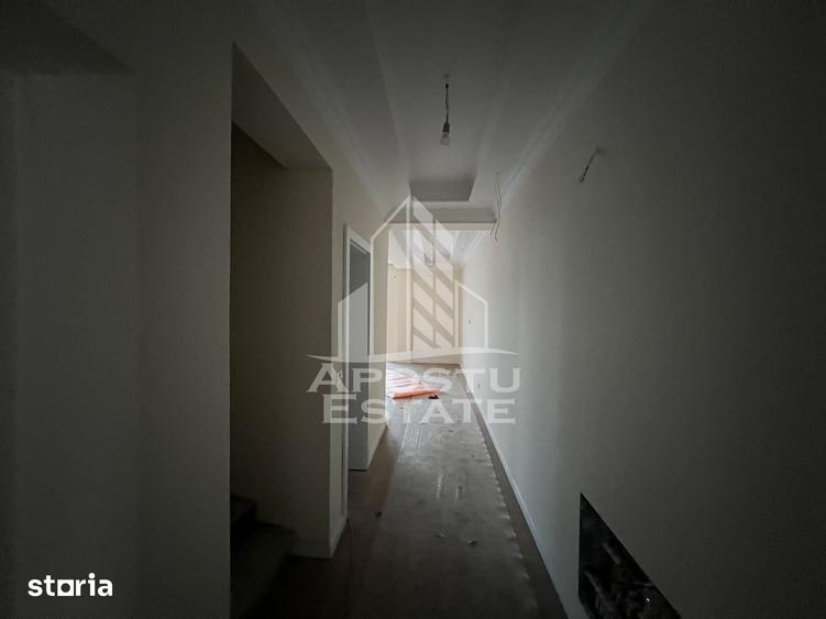 Casă cu 5 camere cu Teren 300 Mp în Giarmata